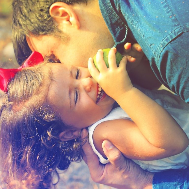 parents-and-children-1794951_1920